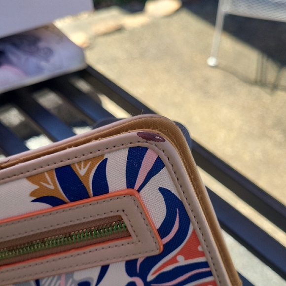 Spartina 449 Floral Wallet - Blue, Red, Tan - Picture 4 of 16